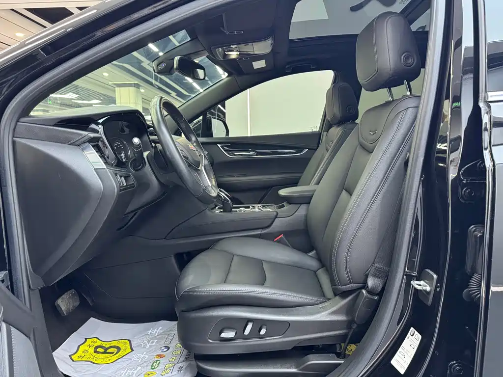 Cadillac XT5 — фото 7