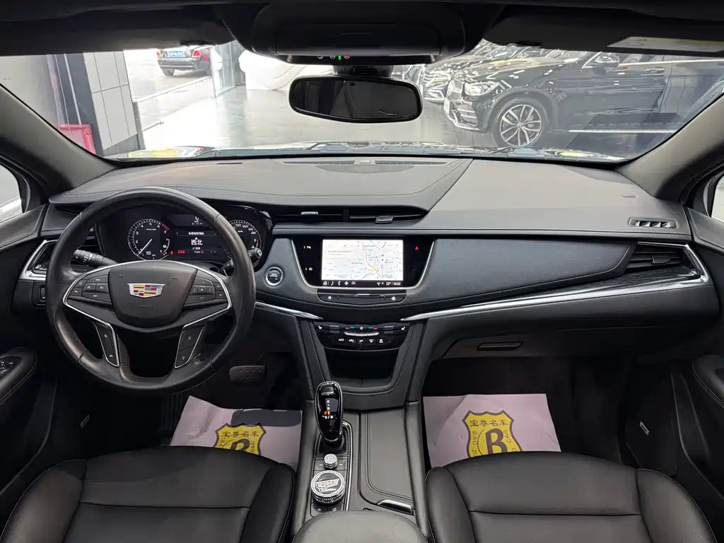 Cadillac XT5 — фото 10
