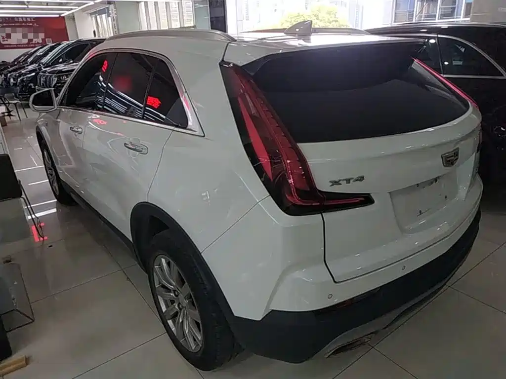 Cadillac XT4 — фото 5