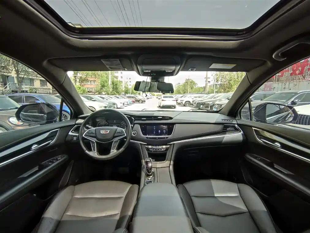 Cadillac XT5 — фото 9