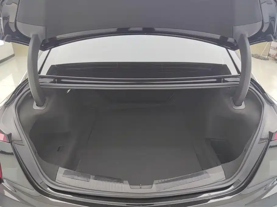 Cadillac CT5 — фото 4