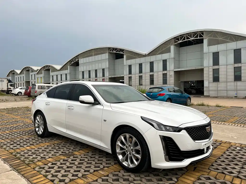 Cadillac CT5 — фото 3