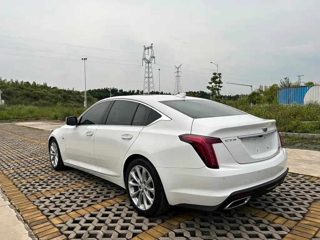 Cadillac CT5 — фото 4