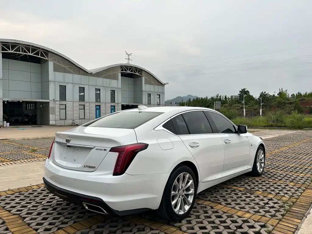 Cadillac CT5 — фото 5