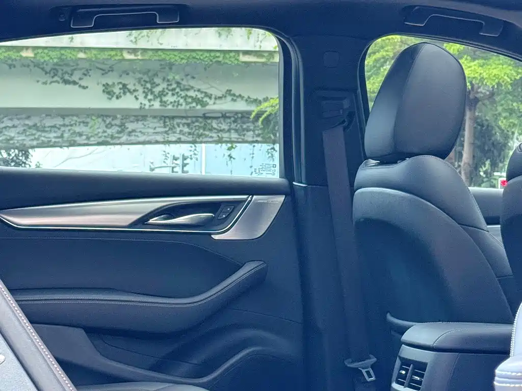 Cadillac CT5 — фото 14