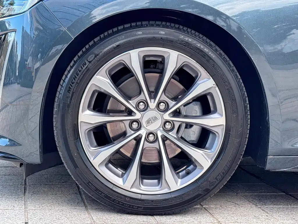 Cadillac CT5 — фото 7