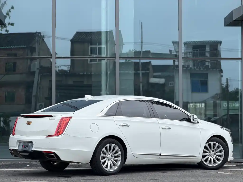 Cadillac XTS — фото 5