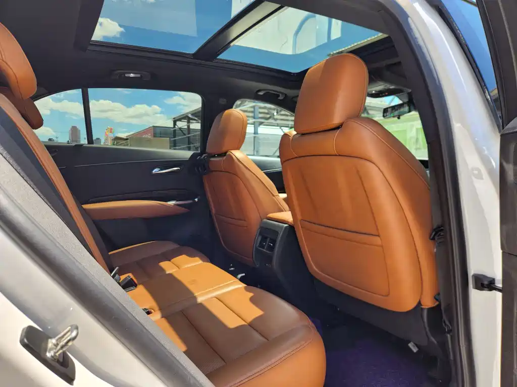 Cadillac XT4 — фото 9