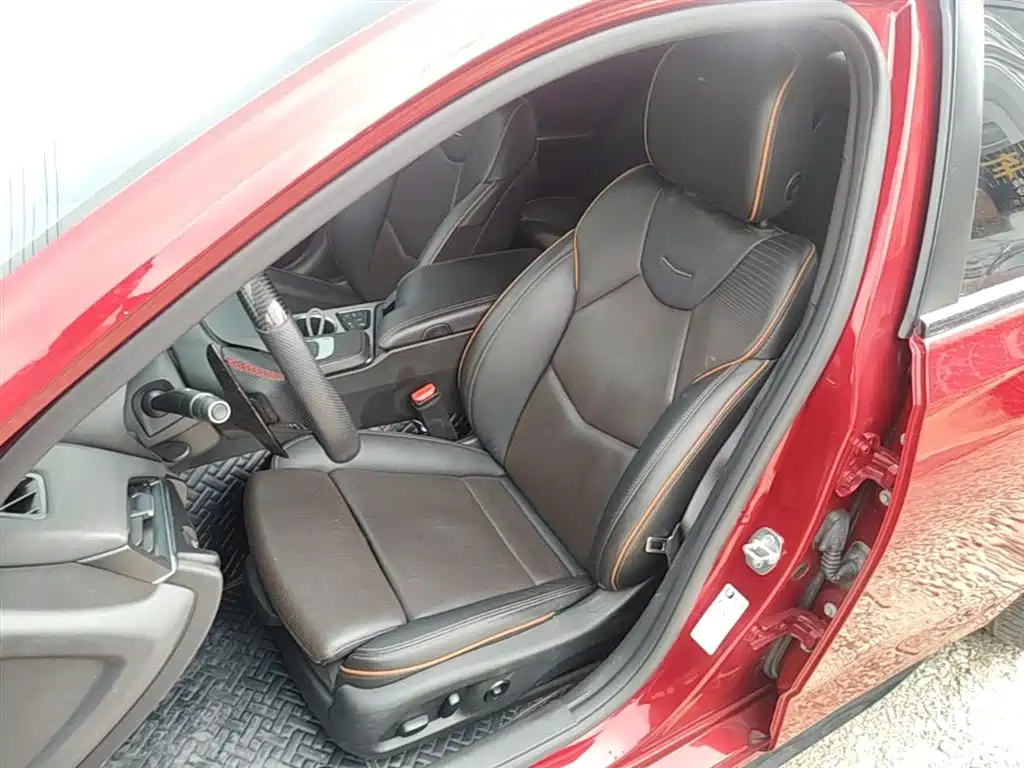 Cadillac CT4 — фото 15