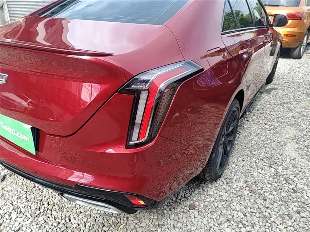 Cadillac CT4 — фото 8