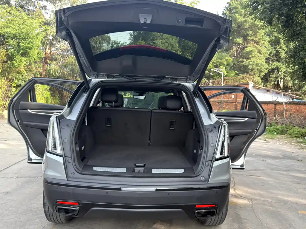 Cadillac XT5 — фото 11