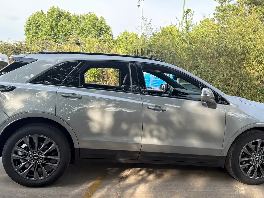 Cadillac XT5 — фото 13
