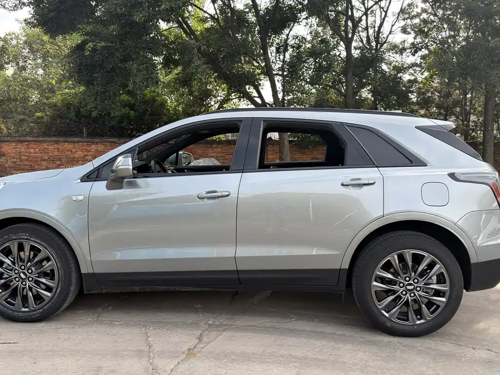 Cadillac XT5 — фото 17