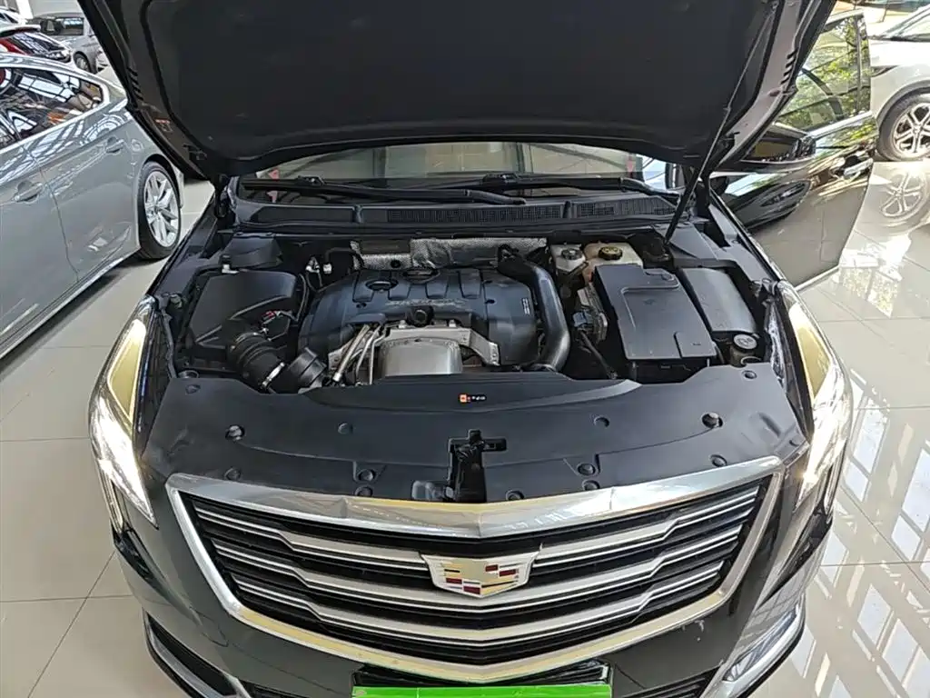 Cadillac XTS — фото 20