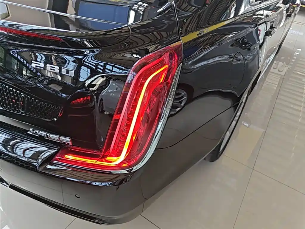 Cadillac XTS — фото 8