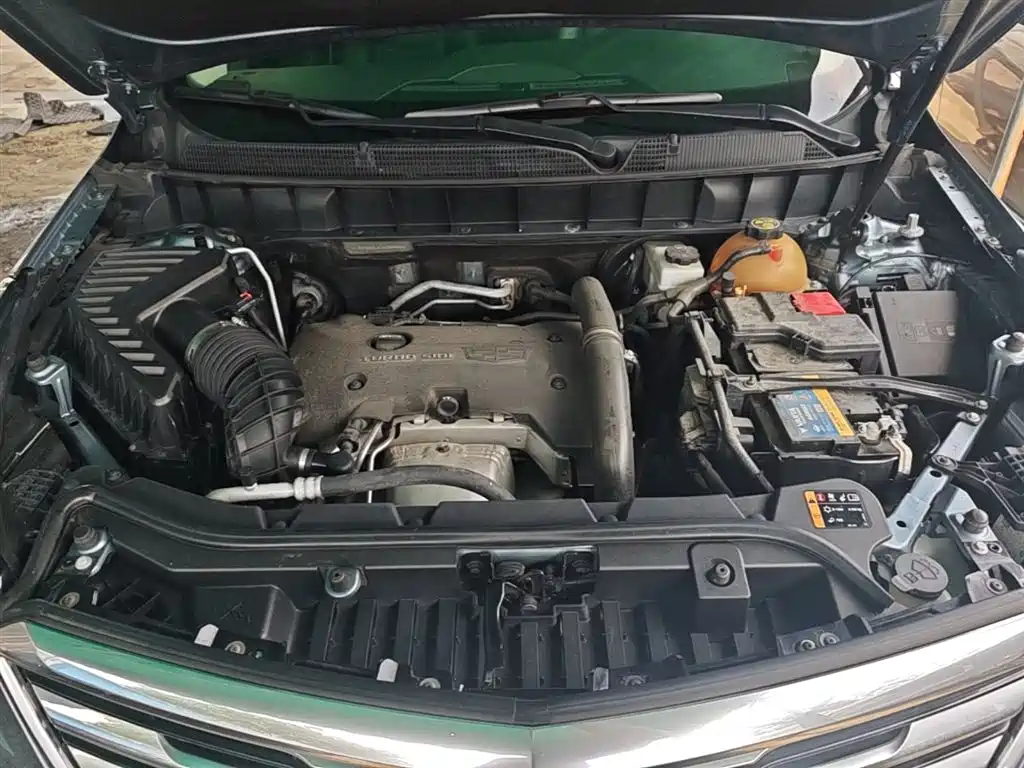 Cadillac XT5 — фото 20
