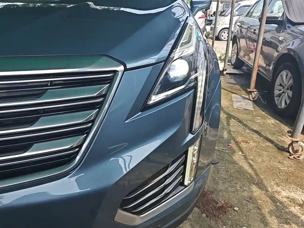 Cadillac XT5 — фото 24