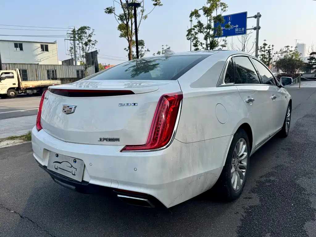 Cadillac XTS — фото 15