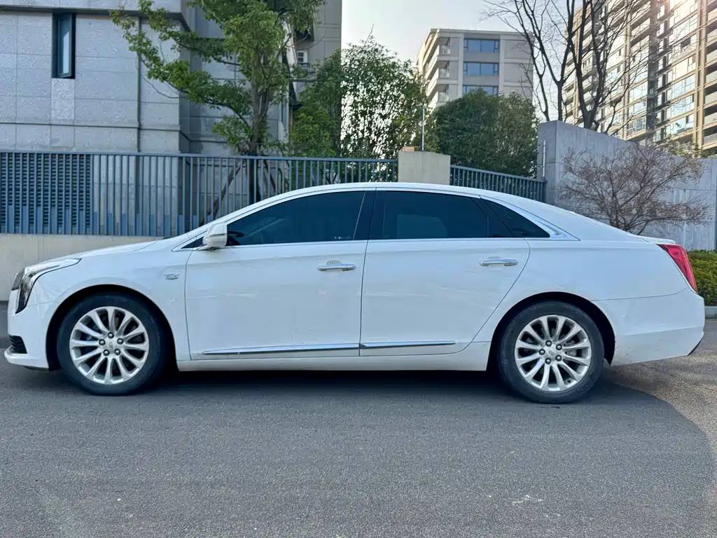 Cadillac XTS — фото 4