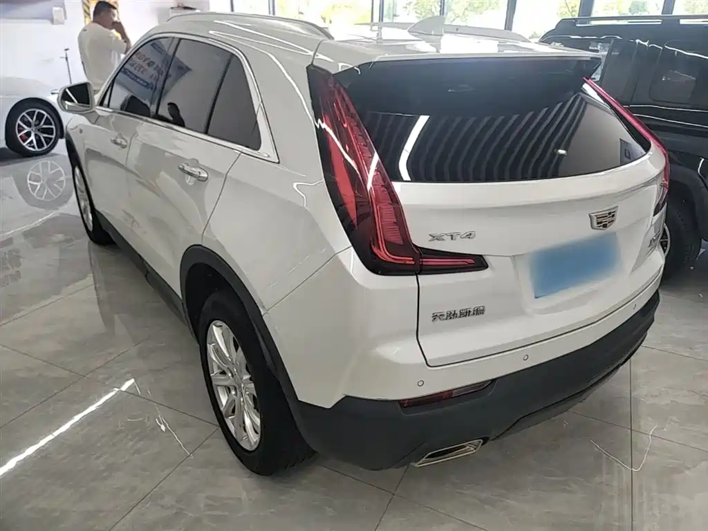 Cadillac XT4 — фото 5