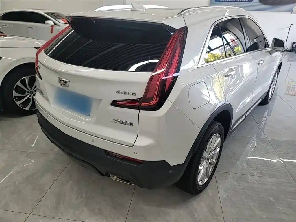 Cadillac XT4 — фото 7