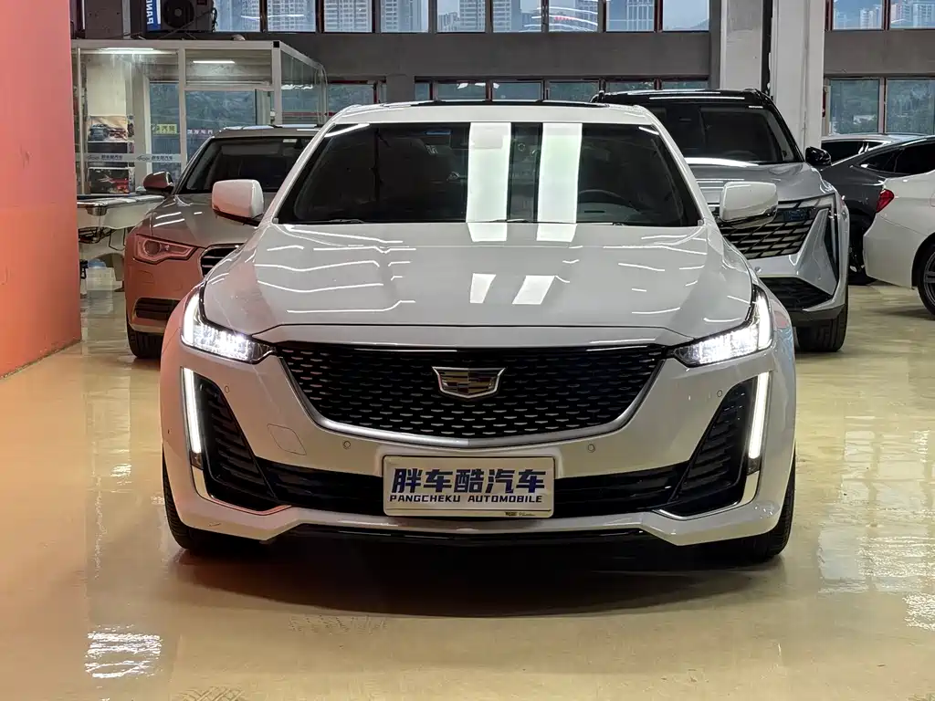 Cadillac CT5 — фото 2