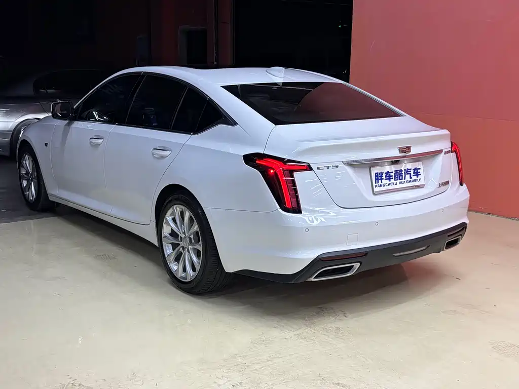 Cadillac CT5 — фото 15