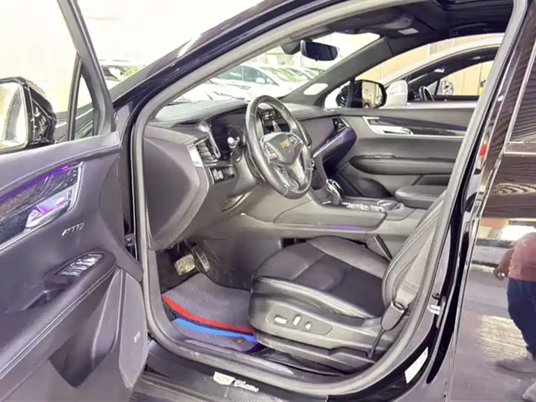 Cadillac XT5 — фото 13