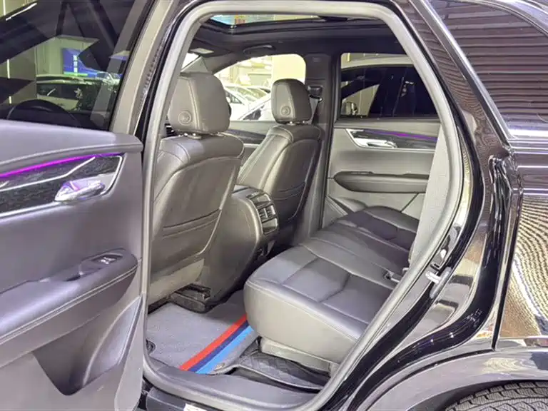 Cadillac XT5 — фото 14