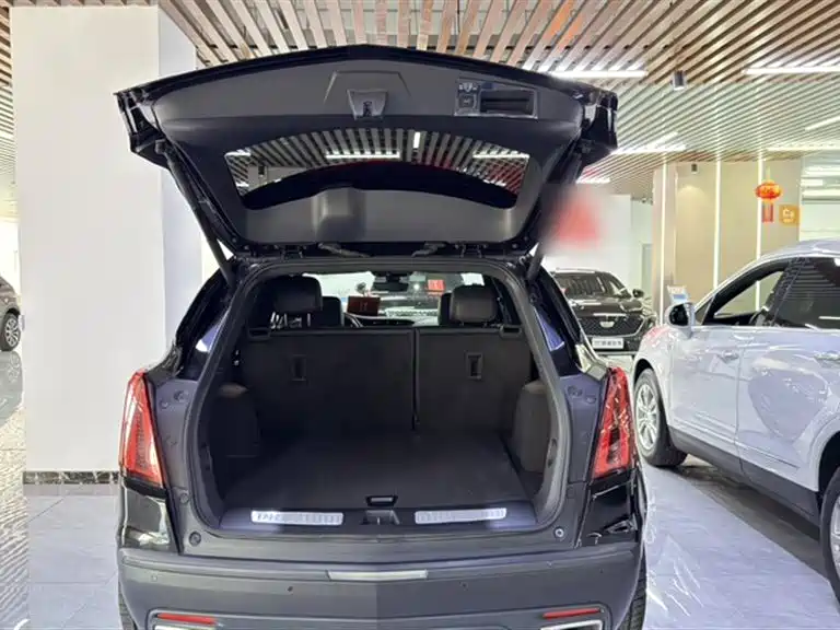 Cadillac XT5 — фото 15