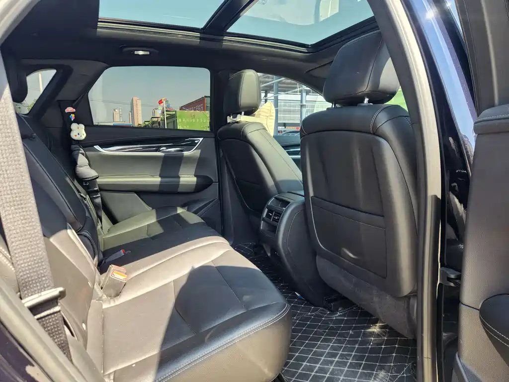 Cadillac XT5 — фото 9