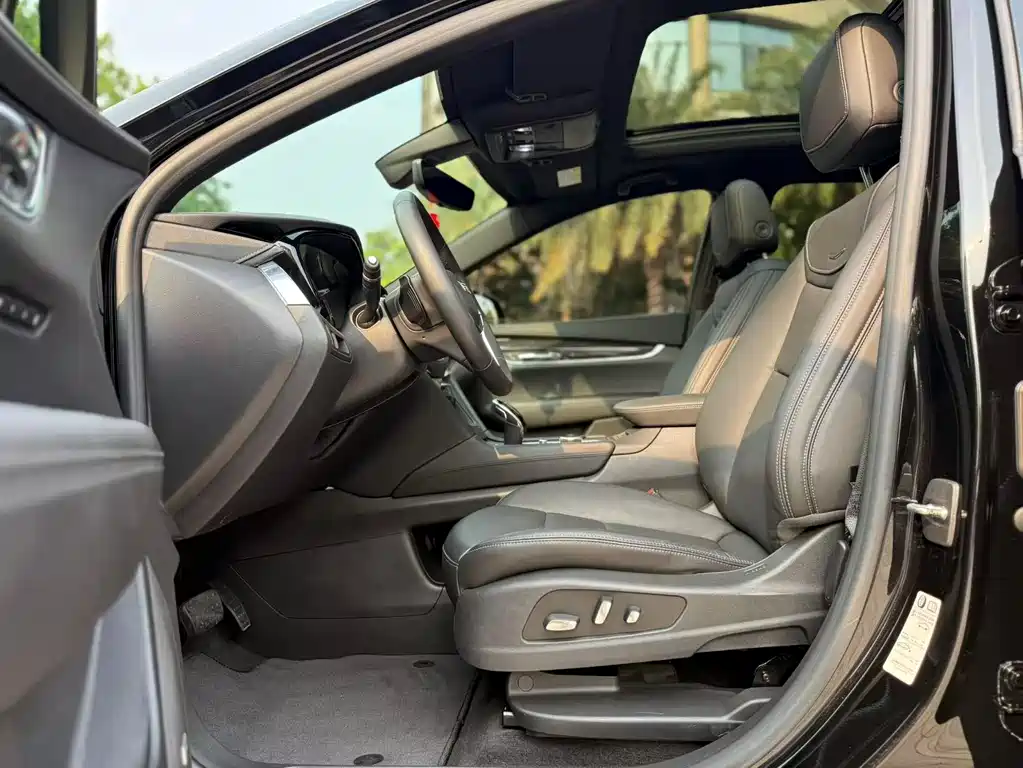 Cadillac XT5 — фото 4