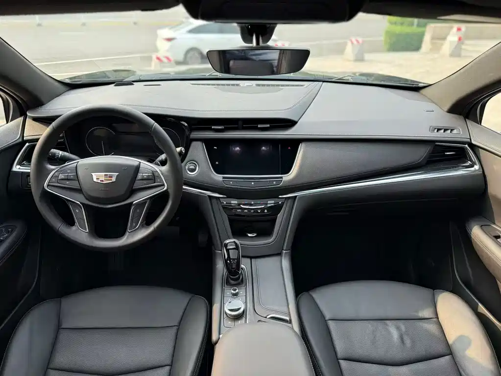 Cadillac XT5 — фото 5