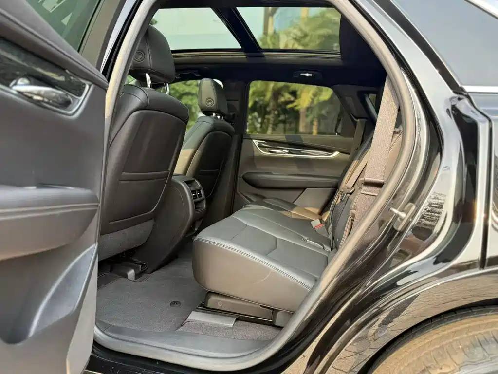 Cadillac XT5 — фото 6