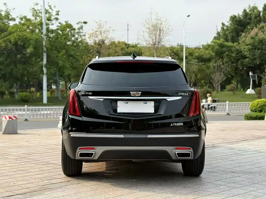 Cadillac XT5 — фото 8