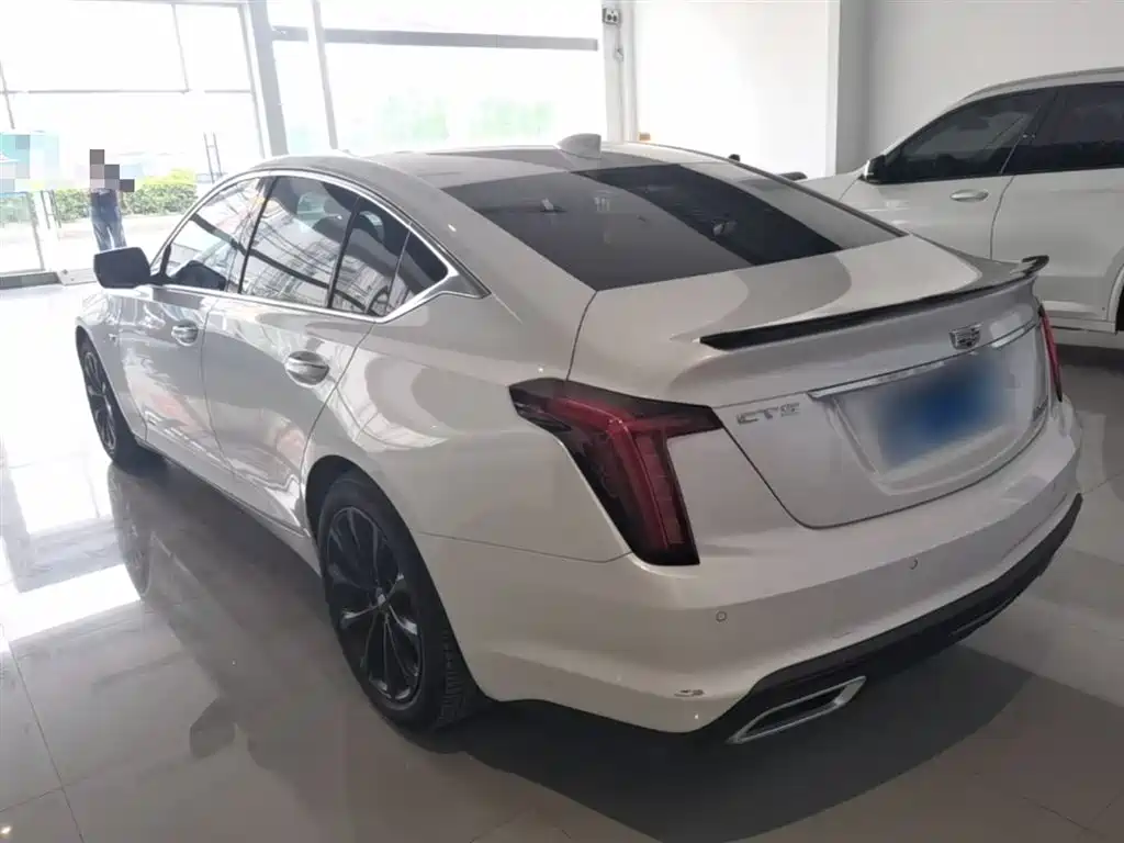 Cadillac CT5 — фото 23