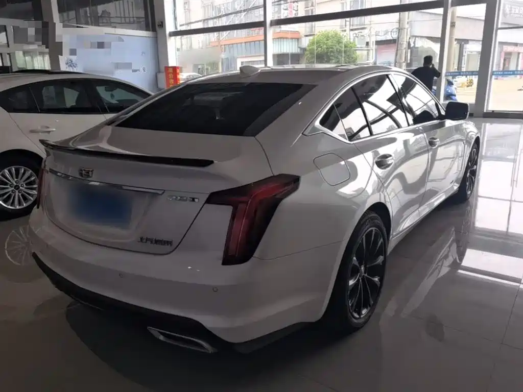 Cadillac CT5 — фото 5