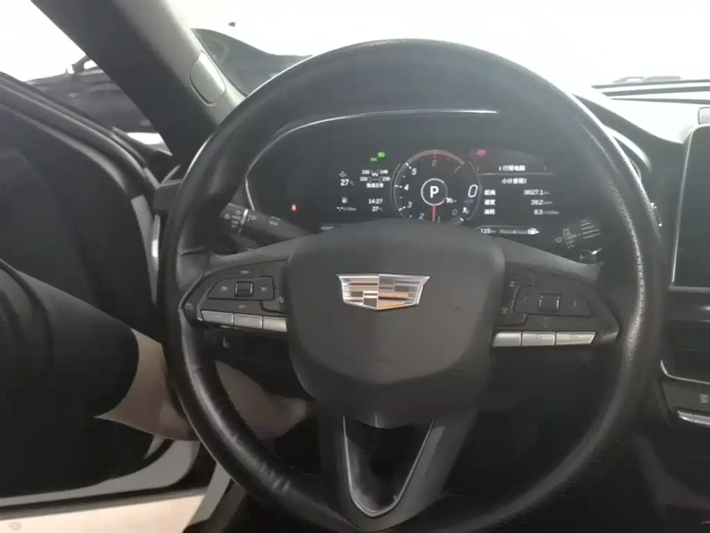 Cadillac CT5 — фото 7