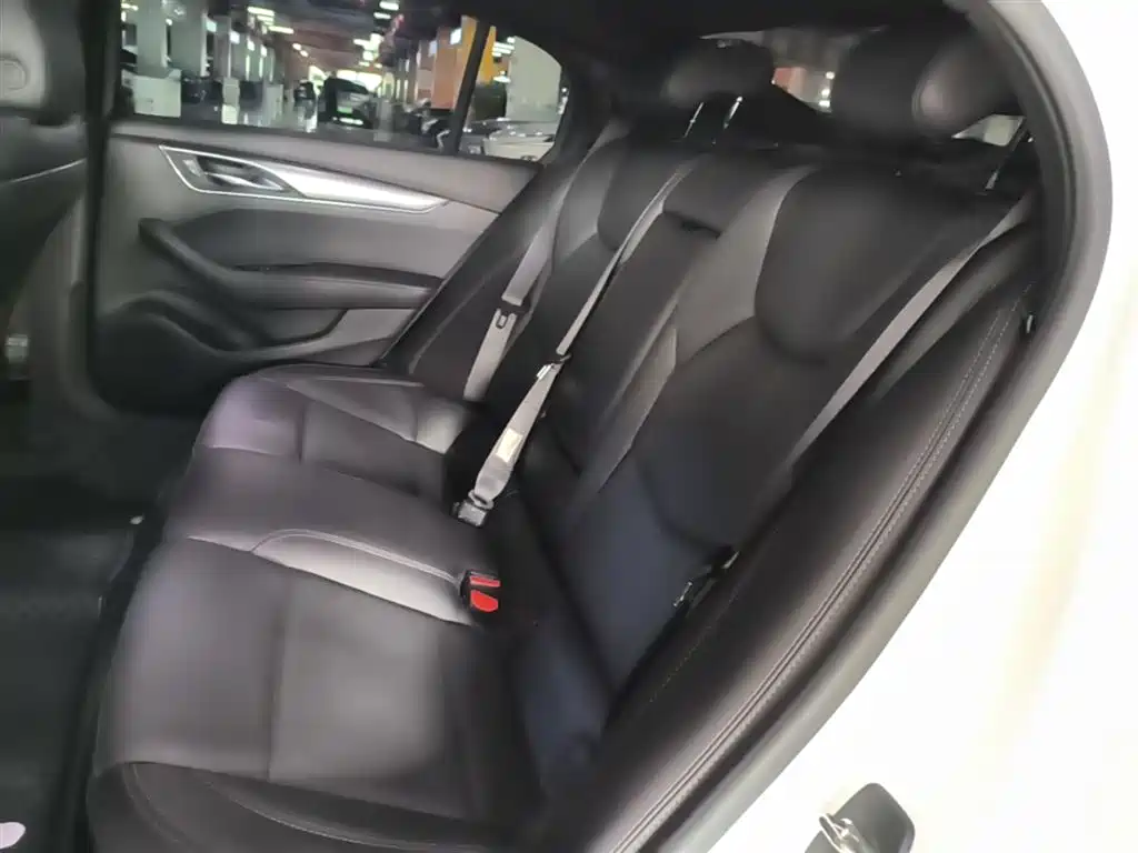 Cadillac CT5 — фото 17