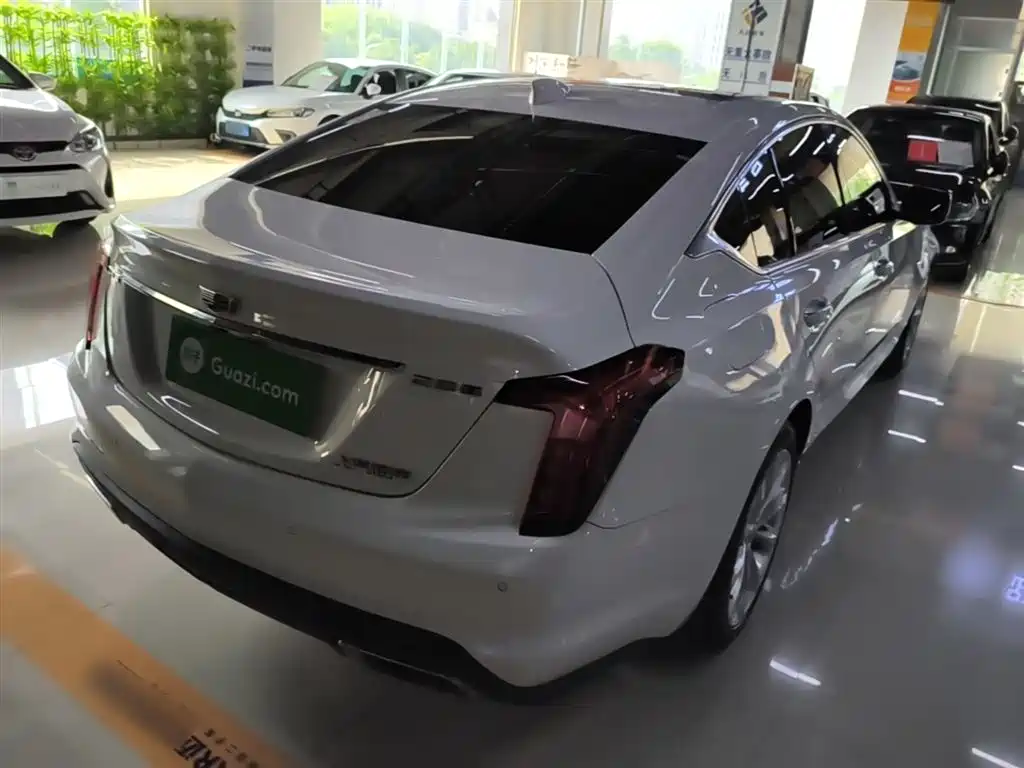 Cadillac CT5 — фото 7