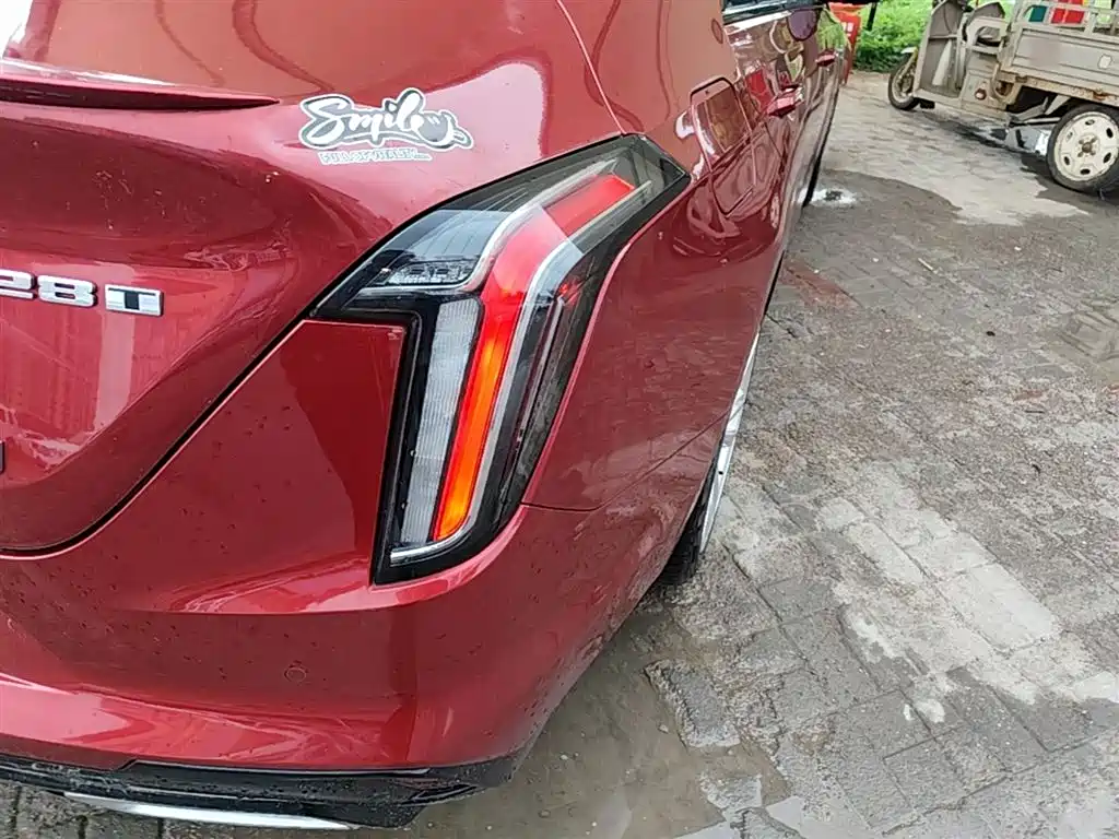 Cadillac CT4 — фото 8