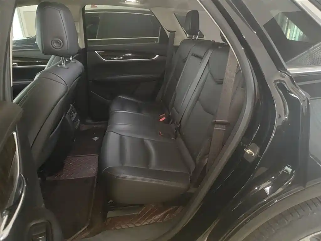 Cadillac XT5 — фото 17