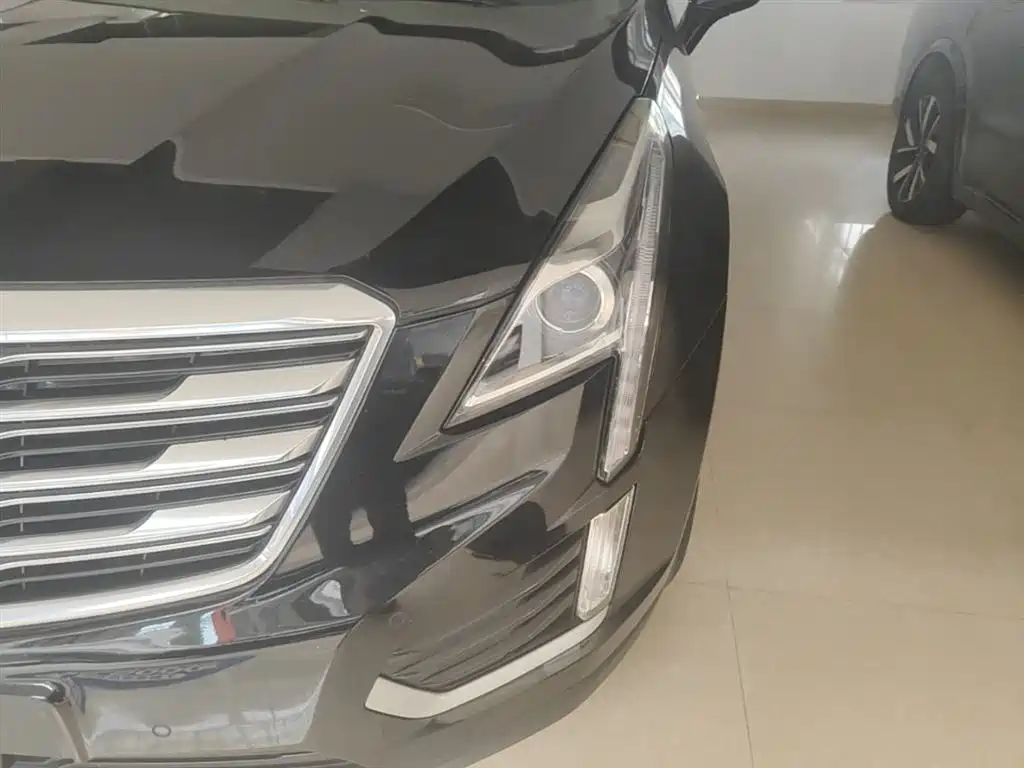 Cadillac XT5 — фото 24