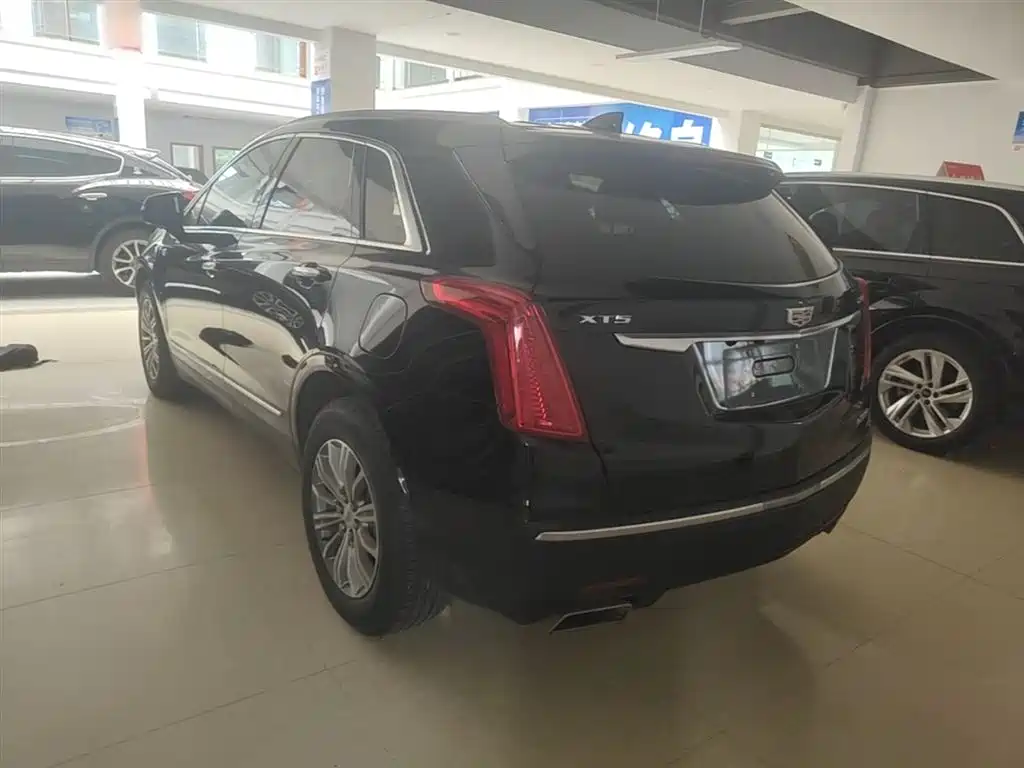 Cadillac XT5 — фото 5