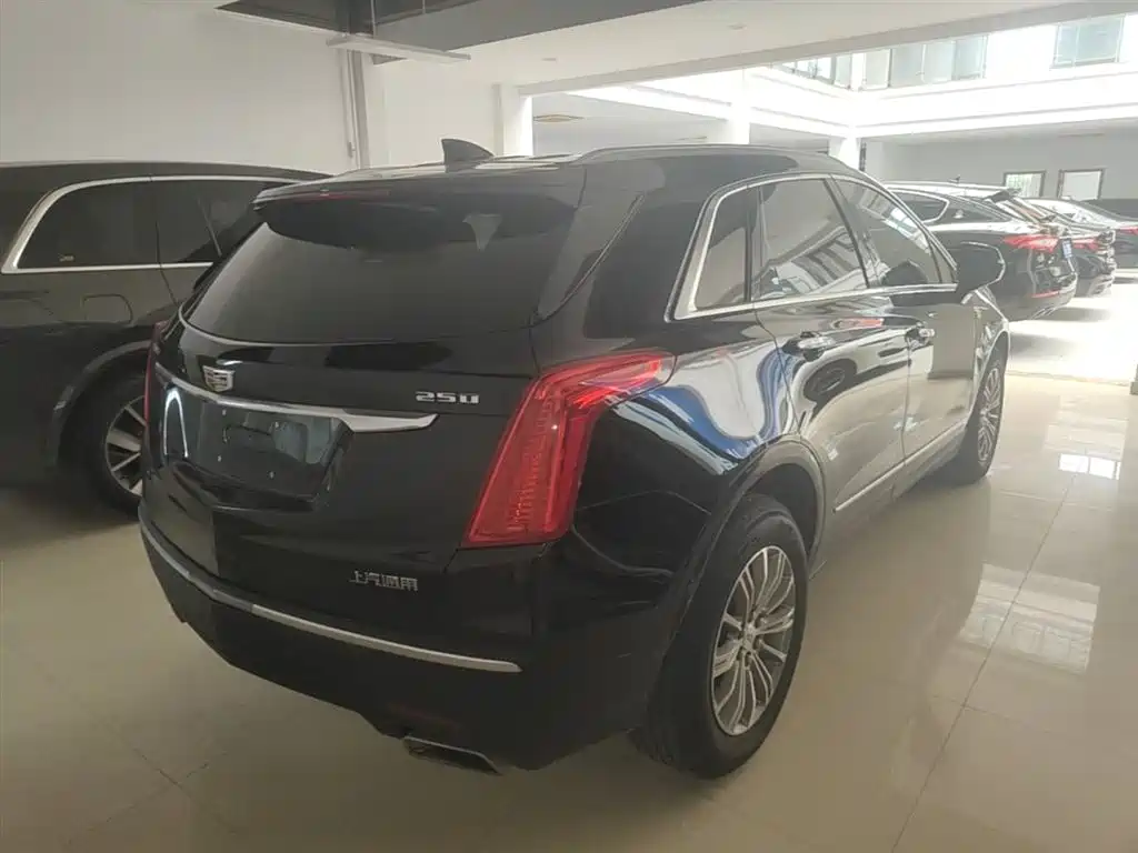 Cadillac XT5 — фото 7