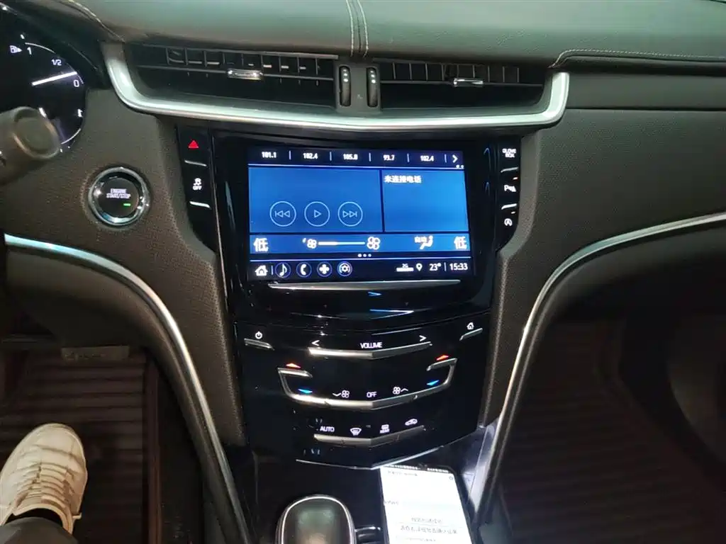 Cadillac XTS — фото 13