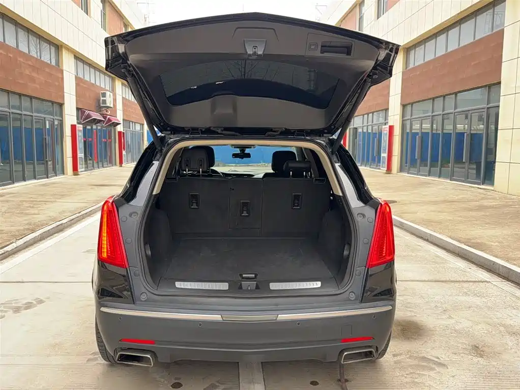 Cadillac XT5 — фото 20