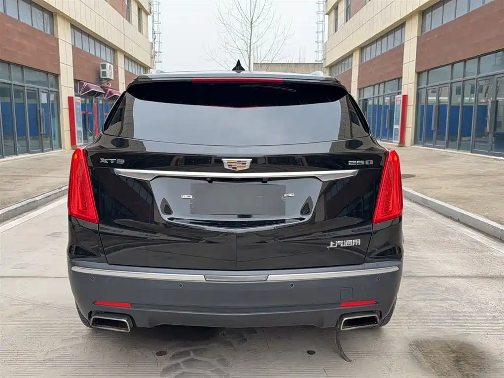 Cadillac XT5 — фото 5