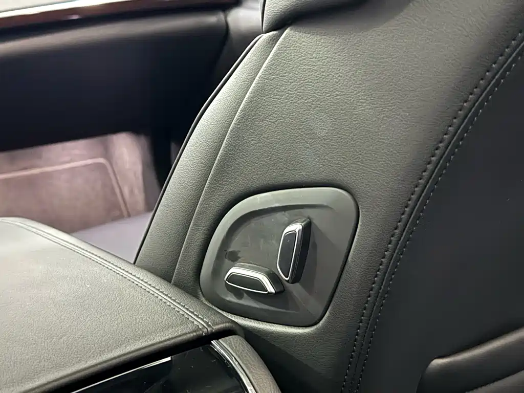 Cadillac CT6 Plug-in — фото 13
