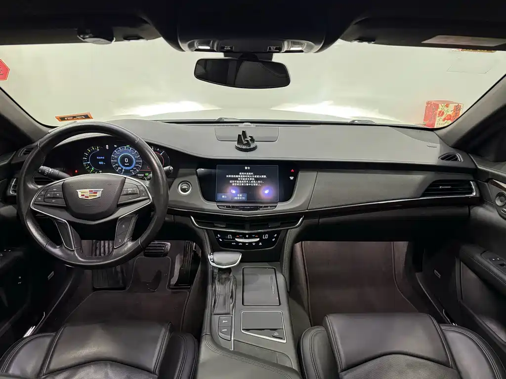 Cadillac CT6 Plug-in — фото 14